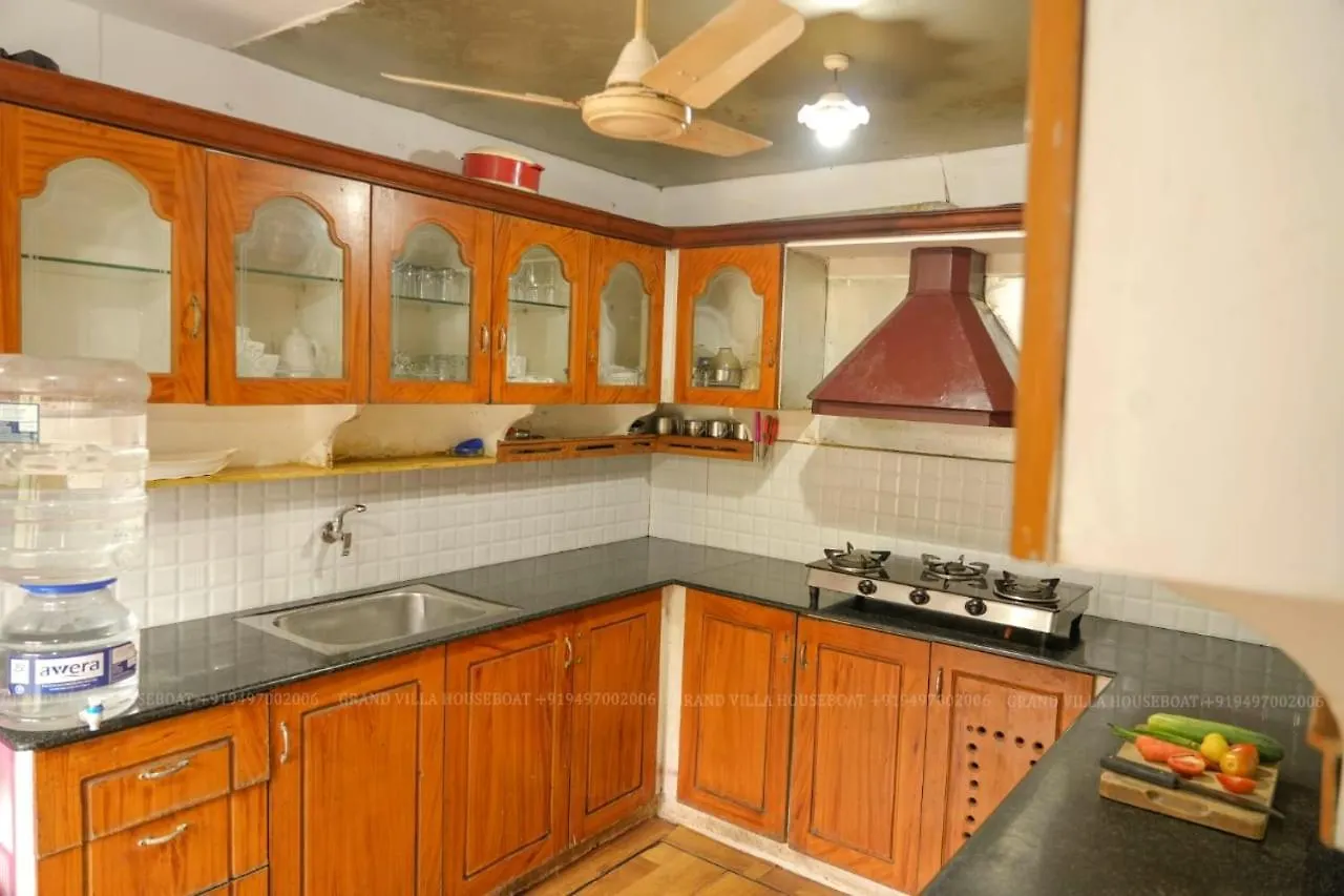 Grand Villa Houseboat Kumarakom